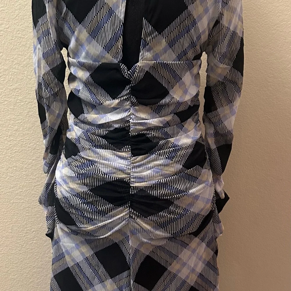 Diane von Furstenberg
Mesh Dress.  Color: Sutton Check Black.  Size:L - Picture 5 of 5